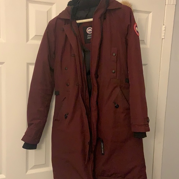 Used xs Canada Goose Coat (plum)